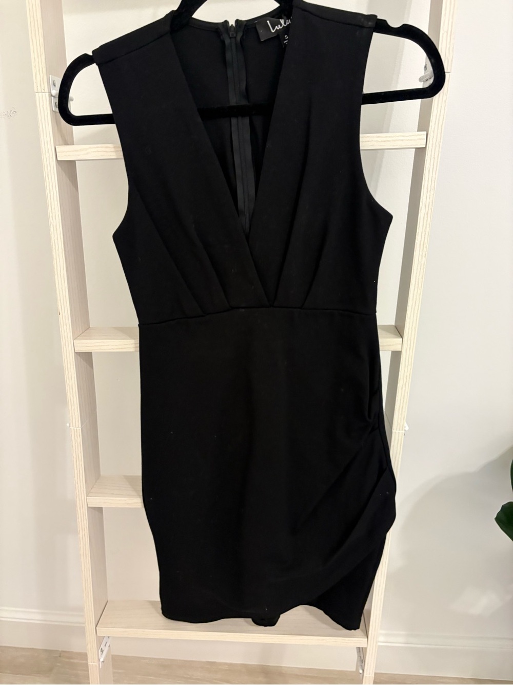 Lulu's Black Sleeveless V-Neck Mini Dress